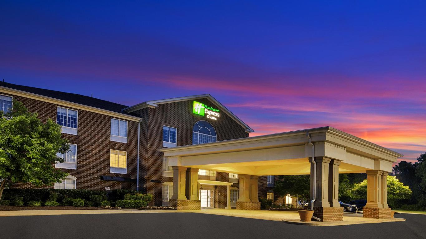 Holiday Inn Express Hotel & Suites Warrenton, An IHG Hotel